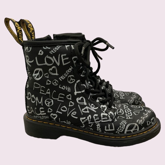 Dr. Martens JR 1460 GRAFITTI SOFTY T LEATHER LACE UP BOOTS SZ 13 Little Kids EUC - Picture 4 of 6